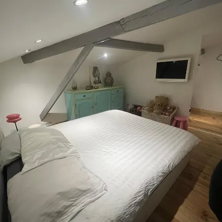 Duplex Quatre Pièces Avec Extérieur Déco Atypique - à 5 Minutes De La