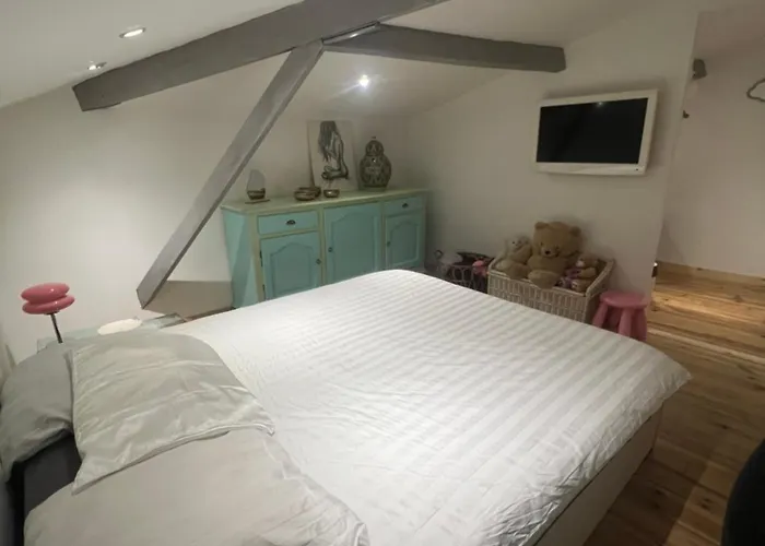 Duplex Quatre Pièces Avec Extérieur Déco Atypique - à 5 Minutes De La