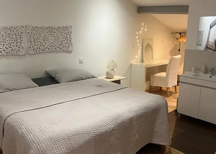 Duplex Quatre Pieces Avec Exterieur Deco Atypique - A 5 Minutes De La شقة