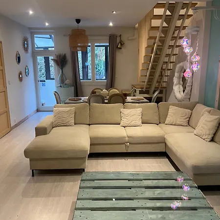 Duplex Quatre Pieces Avec Exterieur Deco Atypique - A 5 Minutes De La *